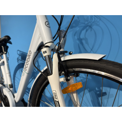 amortyzator z błotnikamami w białym kolorze ecobike basici lampka
